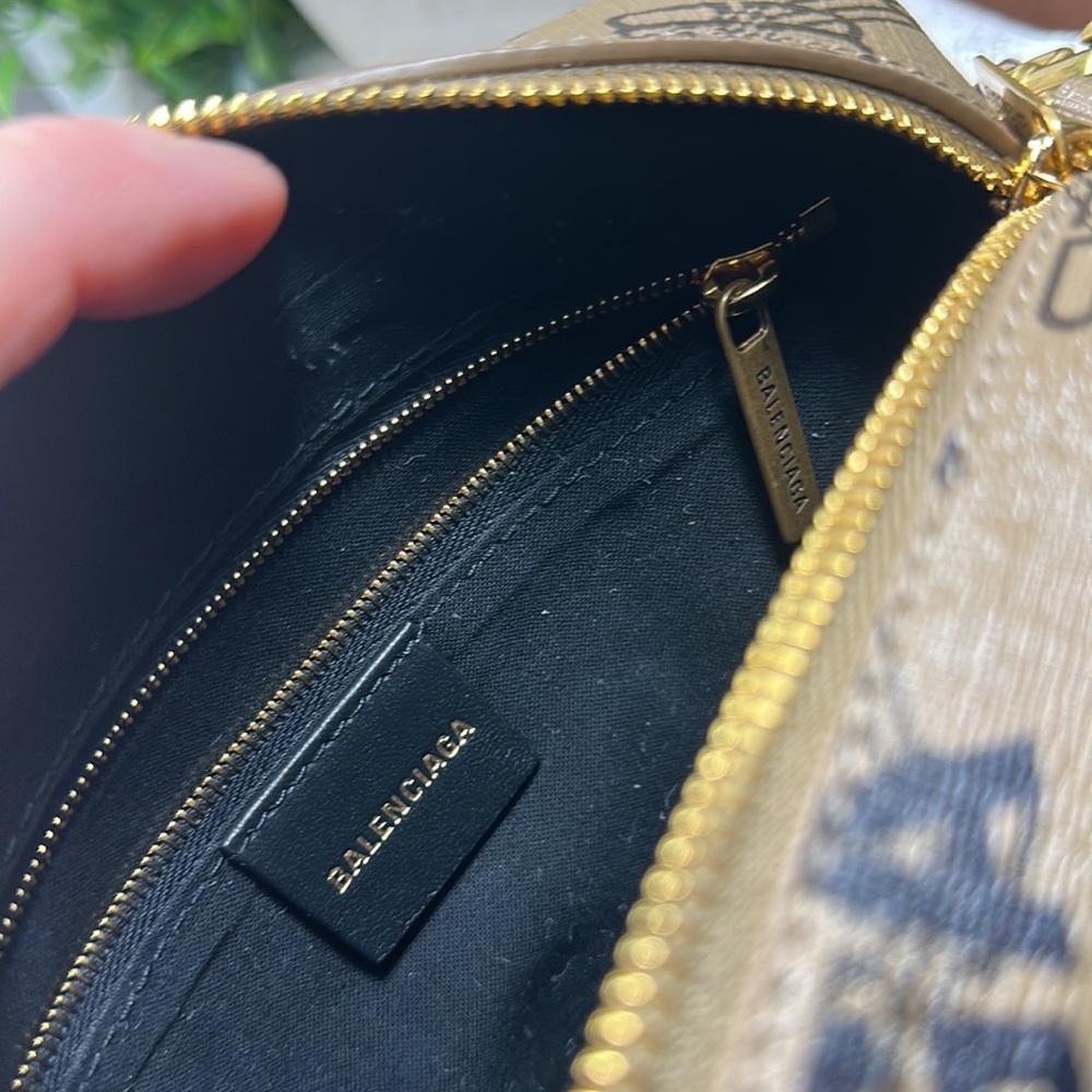 Balenciaga Camera Bag purse crossbody signature coated canvas - Picture 10 of 16